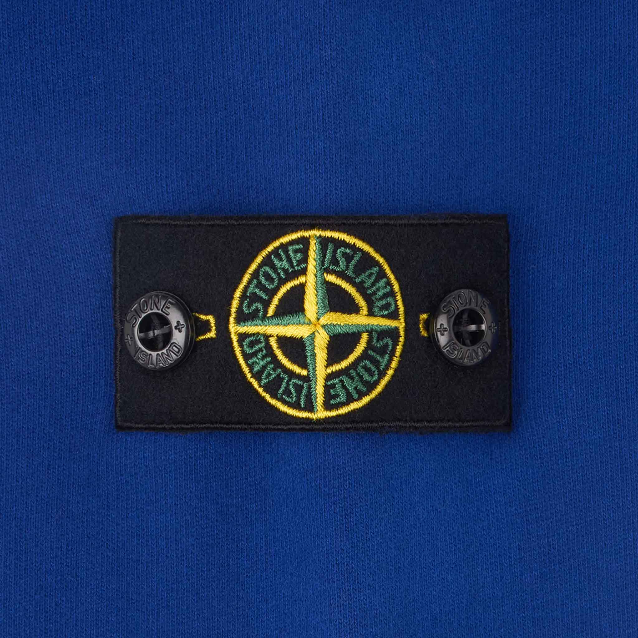 Stone Island Junior Cotton Fleece Crewneck Sweatshirt in Bright BlueSweatshirtsStone Island JuniorDPUS Designer Outlet80562460356438Stone Island Junior Cotton Fleece Crewneck Sweatshirt in Bright Blue