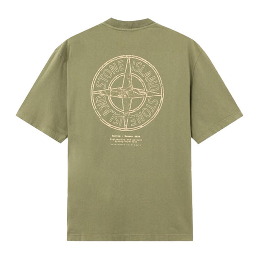 [Stone Island] Organic Cotton Jersey 'Stone' Print Garment Dyed T-ShirtT-ShirtStone IslandDPUS Designer OutletMilitary GreenS[Stone Island] Organic Cotton Jersey 'Stone' Print Garment Dyed T-Shirt