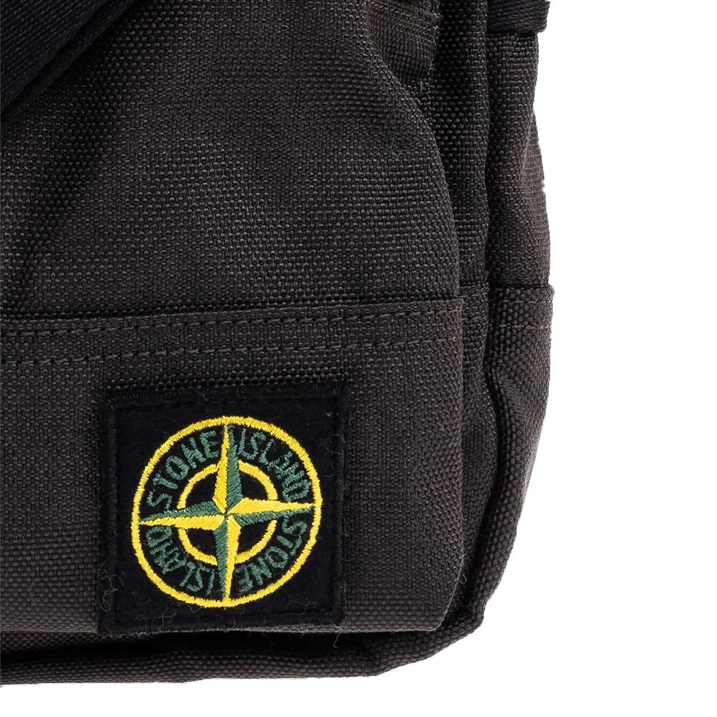 [Stone Island] Resin Treat Codura 1500 Pouch Bag in Lead GreyBagsStone IslandDPUS Designer Outlet8050592894244[Stone Island] Resin Treat Codura 1500 Pouch Bag in Lead Grey