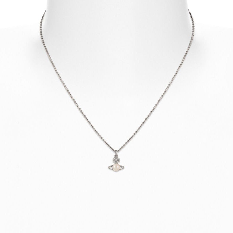 Vivienne Westwood Balbina PendantJewelleryVivienne WestwoodDPUS Designer Outlet8050889134633Platinum/Cream PearlVivienne Westwood Balbina Pendant