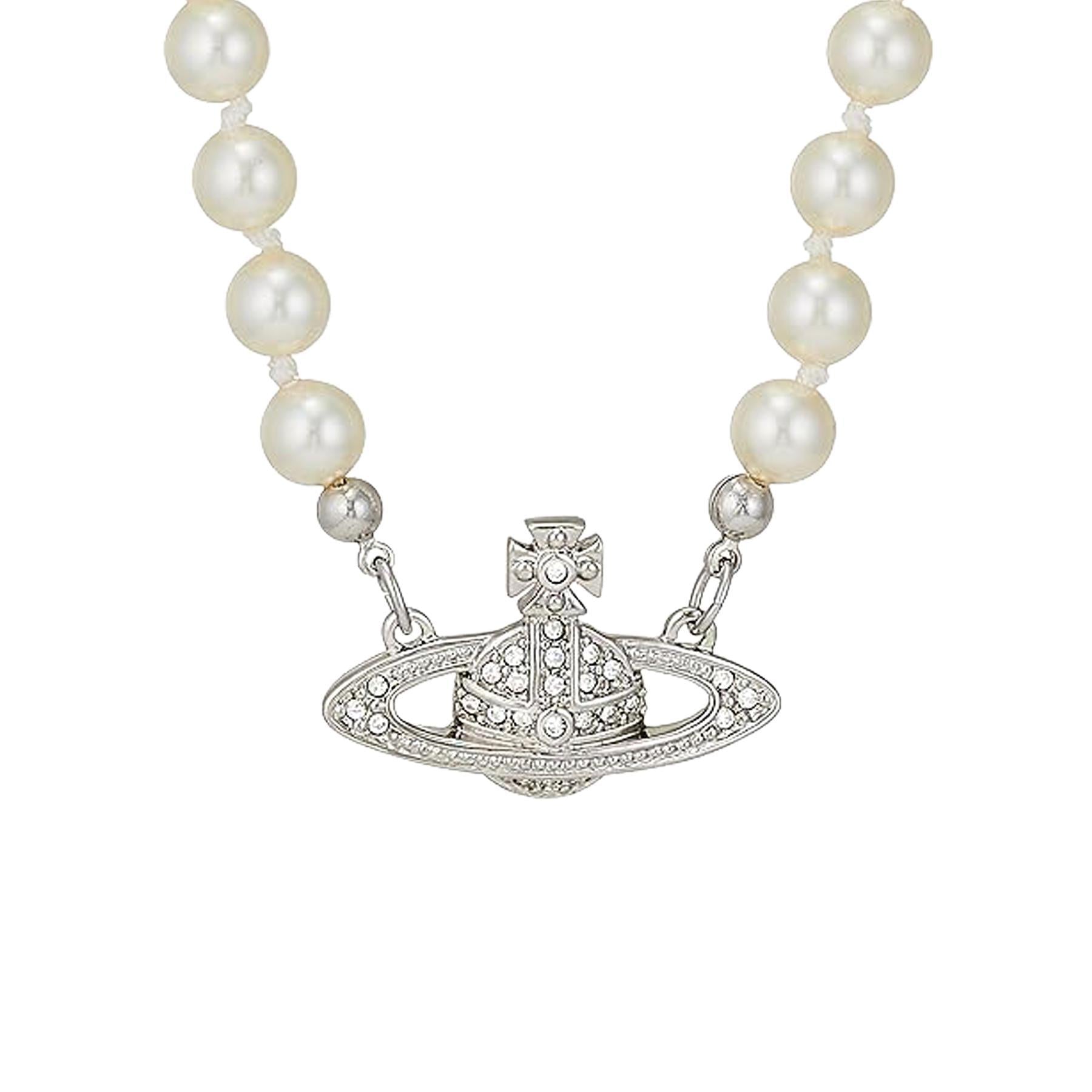 Vivienne Westwood Man. Mini Bas Relief Pearl in Platinum / Cream Pearl / Crystal CrystalJewelleryVivienne WestwoodDPUS Designer Outlet8050889135982Vivienne Westwood Man. Mini Bas Relief Pearl in Platinum / Cream Pearl / Crystal Crystal