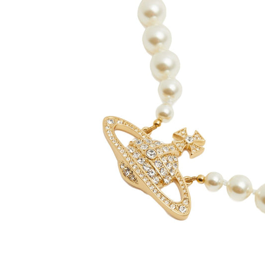Vivienne Westwood One Row Pearl Bas ReliefJewelleryVivienne WestwoodDPUS Designer Outlet8050889140191Gold/Cream/CrystalW1Vivienne Westwood One Row Pearl Bas Relief