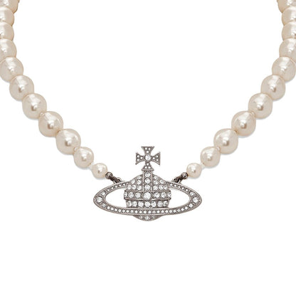 Vivienne Westwood One Row Pearl Bas ReliefJewelleryVivienne WestwoodDPUS Designer Outlet8050889140238Platinum/Cream/CrystalW1Vivienne Westwood One Row Pearl Bas Relief